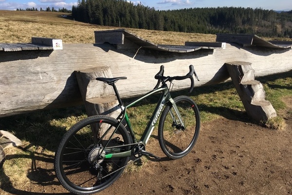 Biken mit Gravelbike oder Mountainbike