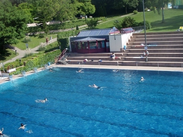 Terrassenbad Lahr Bildnachweis: Mit freundlicher Genehmigung der B�der-Lahr