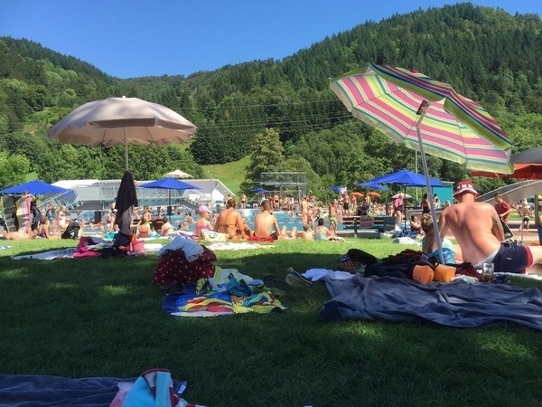  Bildnachweis: Schwimmbad Sch�nau