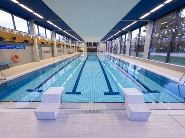 Hallenbad B�hl Bildnachweis: Mit freundlicher Genehmigung der B�hler Sportst�tten GmbH / Fotograf: Michael Frank