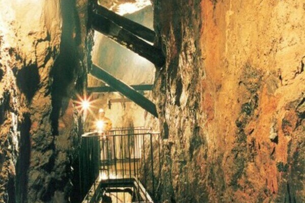  Bildnachweis: Mit freundlicher Genehmigung des Bergwerk Frischgl�ck in Neuenb�rg