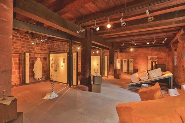 Ein Ausstellungsraum des Klostermuseums Bildnachweis: � Staatliche Schl�sser und G�rten Baden-W�rttemberg - Foto: Markus Schwerer