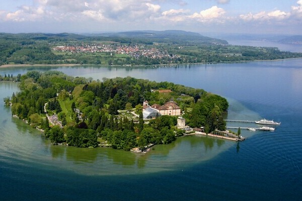  Bildnachweis: � Mit freundlicher Genehmigung der Mainau GmbH; Fotonachweis: Insel Mainau/Peter Allgaier