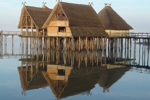  Copyright: (� Pfahlbaumuseum Unteruhldingen)