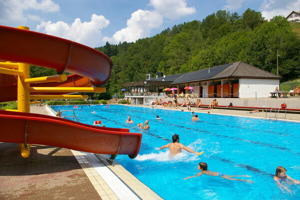 Freibad Alpirsbach Copyright: (� Stadt-Information Alpirsbach)