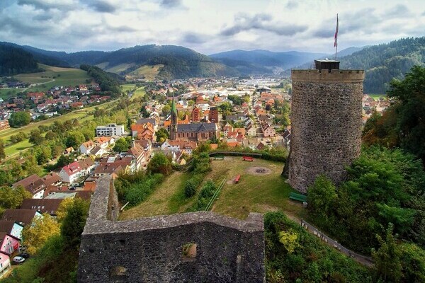 Burg Husen in Hausach Bildnachweis: � Kultur- und Tourismusb�ro Hausach